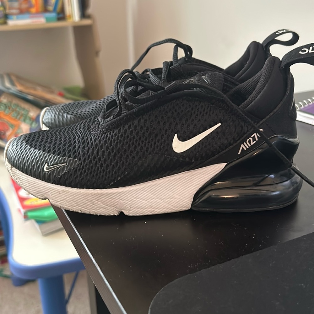 Kids' Air Max 270 Sneaker
Nike
